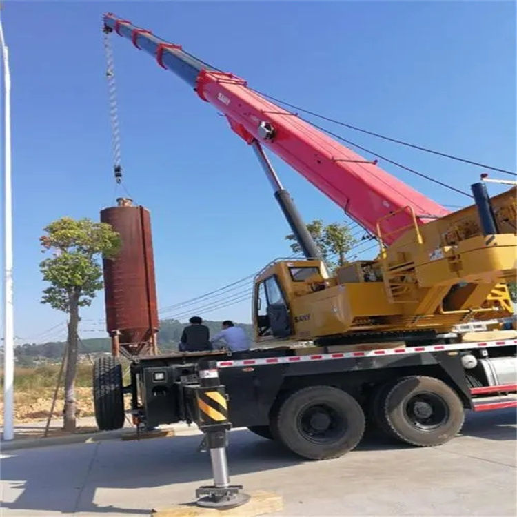 漳州吊车租赁作业时的保养和维护