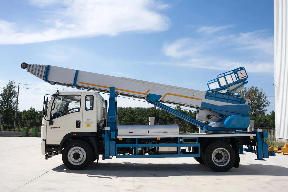 漳州云梯上料车租赁费用